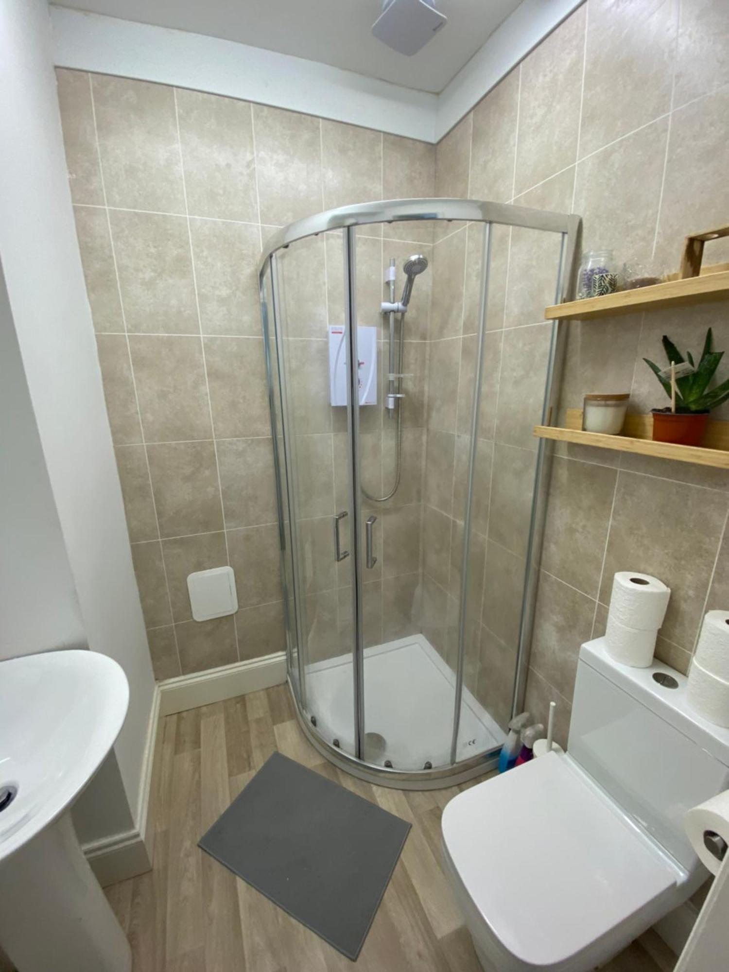 The Sunflower En-Suite Room 普里茅斯 外观 照片